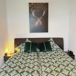 Casa Clara - Stilvolle Altstadtwohnung Nahe Dom & Elbe