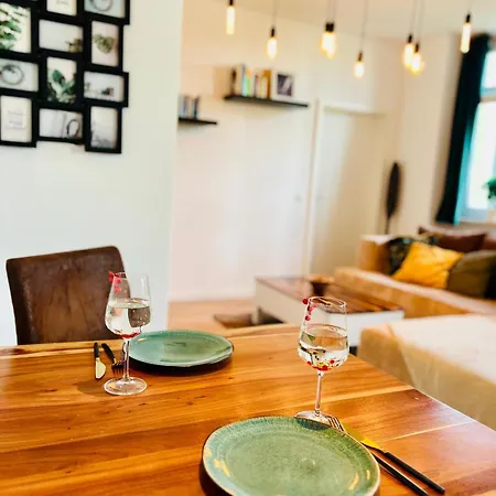 Casa Clara - Stilvolle Altstadtwohnung Nahe Dom & Elbe Apartman *