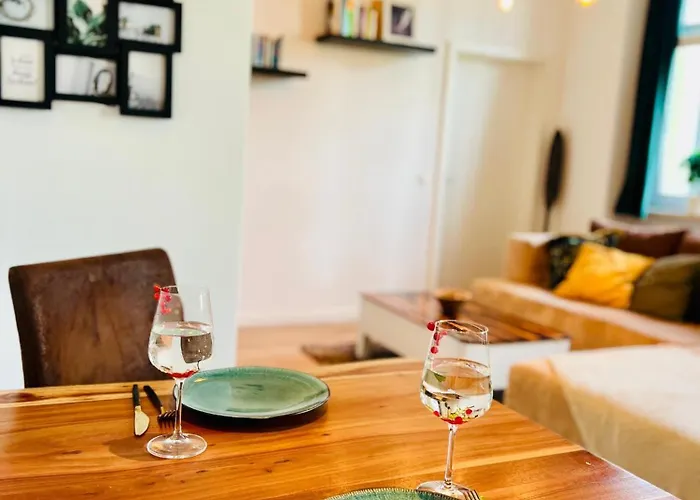 Casa Clara - Stilvolle Altstadtwohnung Nahe Dom & Elbe 公寓 *