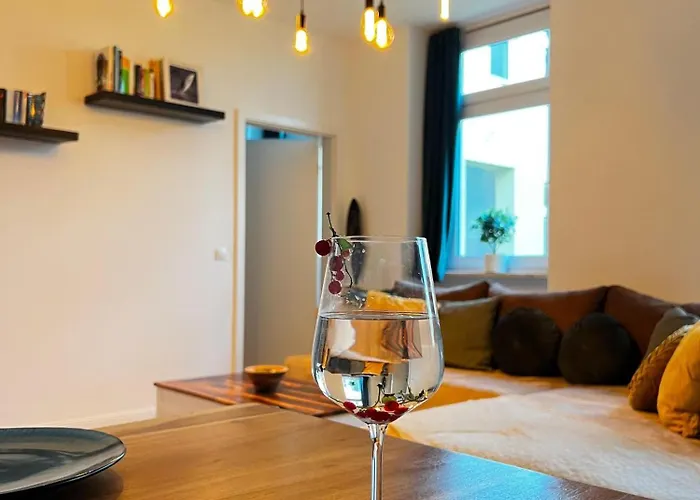 Casa Clara - Stilvolle Altstadtwohnung Nahe Dom & Elbe Lägenhet